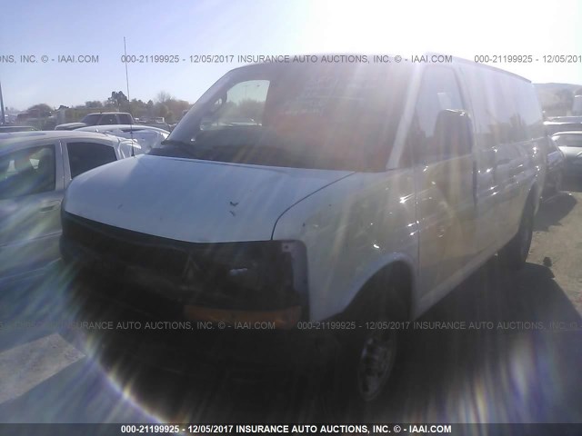 1GCWGAFF1G1284685 - 2016 CHEVROLET EXPRESS G2500  WHITE photo 2