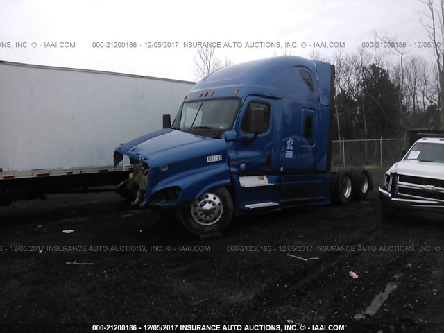 3AKJGLD5XESFH3075 - 2014 FREIGHTLINER CASCADIA 125  BLUE photo 2