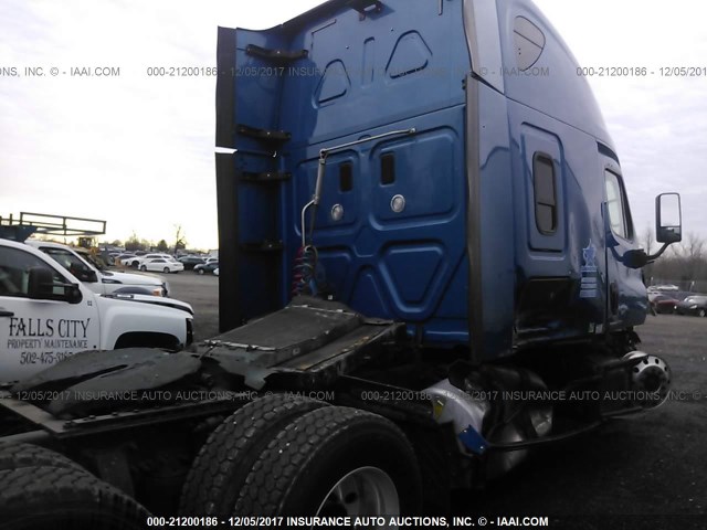 3AKJGLD5XESFH3075 - 2014 FREIGHTLINER CASCADIA 125  BLUE photo 7