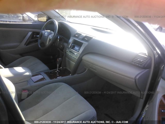 4T1BE46K98U251822 - 2008 TOYOTA CAMRY CE/LE/XLE/SE GRAY photo 5