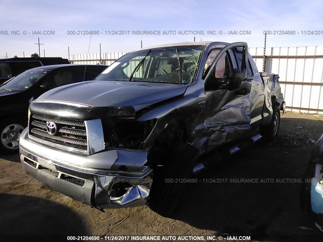5TFRV54147X005566 - 2007 TOYOTA TUNDRA DOUBLE CAB SR5 SILVER photo 2