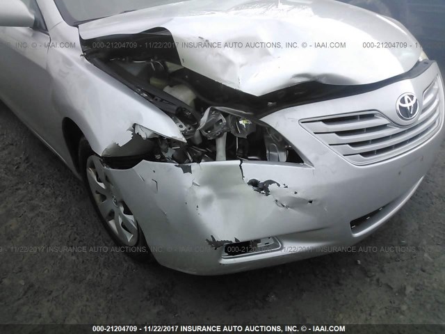 4T1BE46K88U195758 - 2008 TOYOTA CAMRY CE/LE/XLE/SE SILVER photo 6
