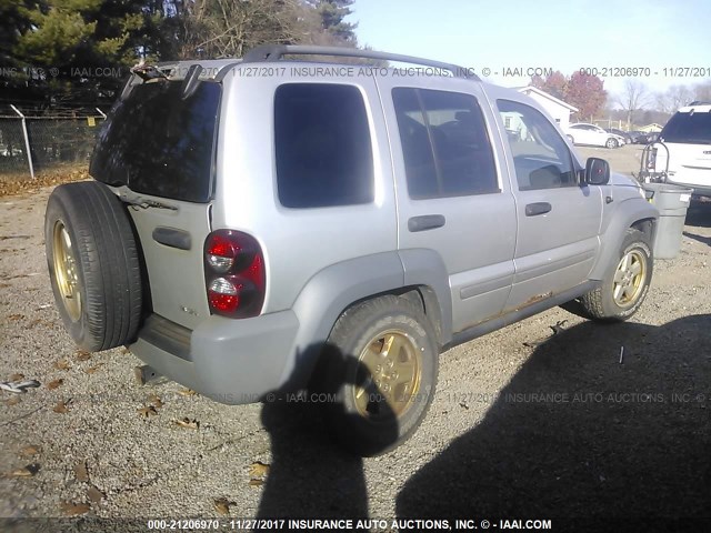 1J4GL48K15W603234 - 2005 JEEP LIBERTY SPORT SILVER photo 4