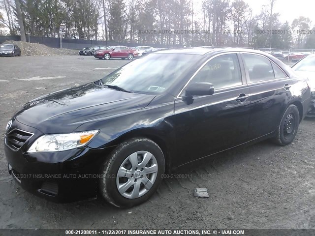 4T1BF3EK7AU076369 - 2010 TOYOTA CAMRY SE/LE/XLE BLACK photo 2