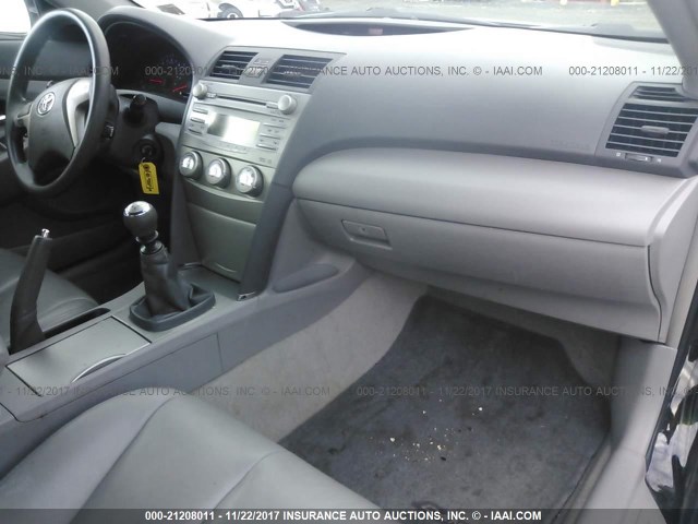 4T1BF3EK7AU076369 - 2010 TOYOTA CAMRY SE/LE/XLE BLACK photo 5