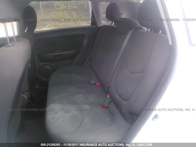 KNDJT2A5XC7441163 - 2012 KIA SOUL WHITE photo 8