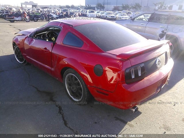 1ZVFT82H455131958 - 2005 FORD MUSTANG GT RED photo 3