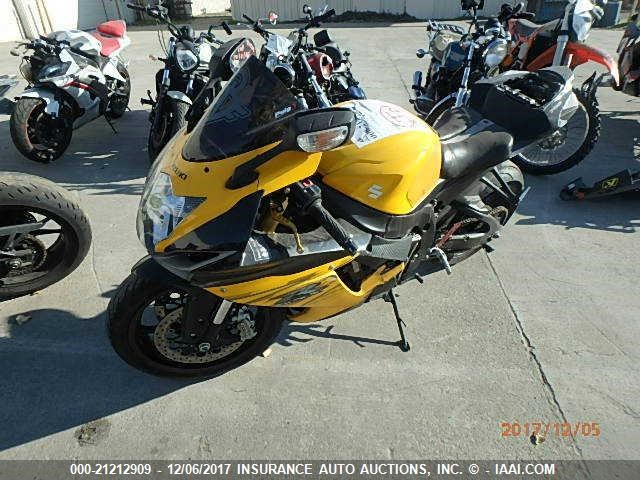 JS1GR7MA7C2102124 - 2012 SUZUKI GSX750 YELLOW photo 2