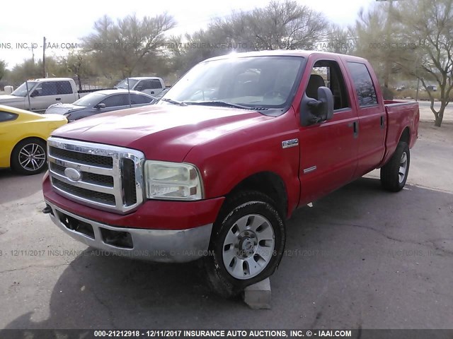 1FTSW21P17EB17615 - 2007 FORD F250 SUPER DUTY RED photo 2