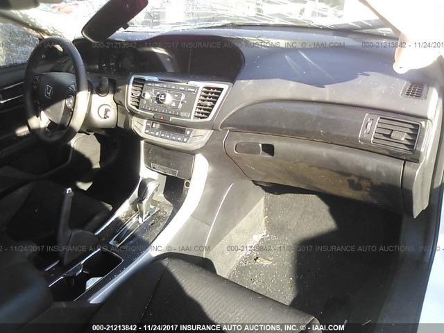 1HGCR2F59FA232070 - 2015 HONDA ACCORD SPORT Ақ фото 5