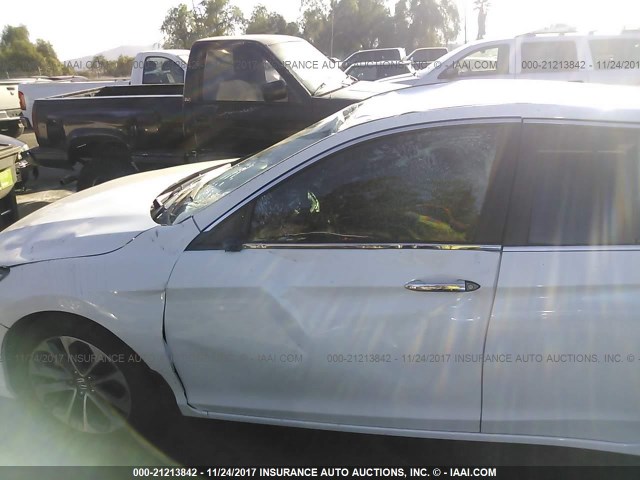 1HGCR2F59FA232070 - 2015 HONDA ACCORD SPORT Ақ фото 6