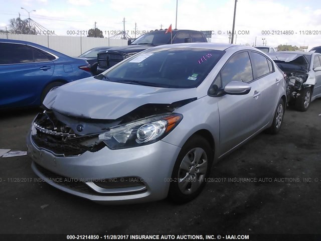 KNAFK4A60F5415116 - 2015 KIA FORTE LX SILVER photo 2