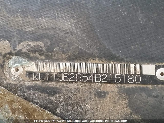 KL1TJ62654B215180 - 2004 CHEVROLET AVEO LS WHITE photo 9