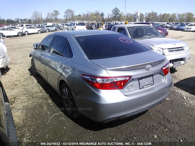 4T1BF1FK9GU553847 - 2016 TOYOTA CAMRY LE/XLE/SE/XSE SILVER photo 3