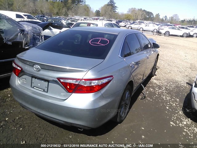 4T1BF1FK9GU553847 - 2016 TOYOTA CAMRY LE/XLE/SE/XSE SILVER photo 4