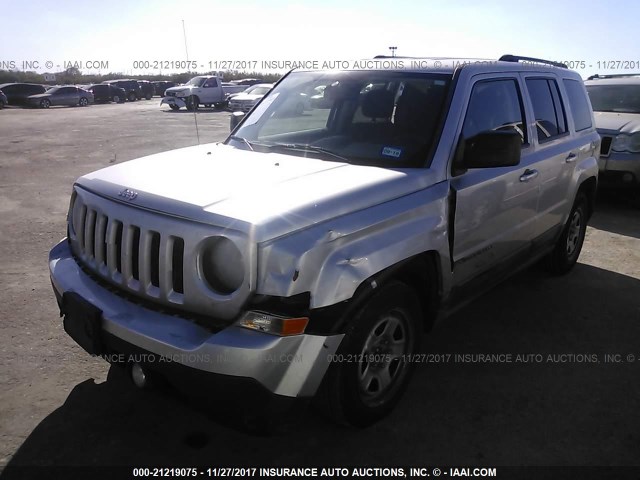 1J4NT1GA5BD264144 - 2011 JEEP PATRIOT SPORT SILVER photo 2