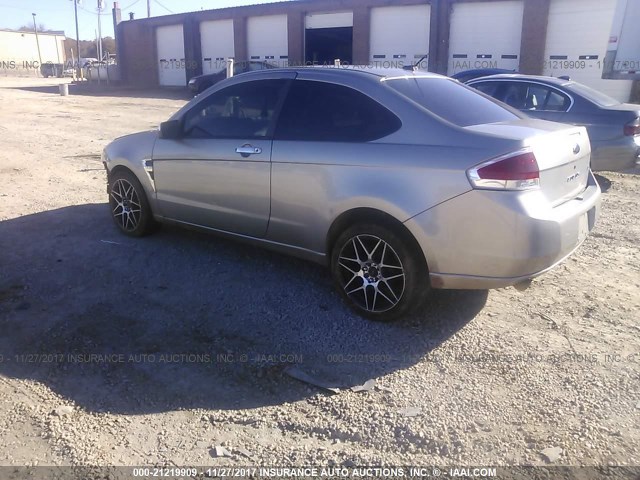 1FAHP33N38W241699 - 2008 FORD FOCUS SE/SEL/SES GRAY photo 3