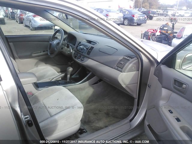 4T1BE32K14U353433 - 2004 TOYOTA CAMRY LE/XLE/SE 金色 照片 5