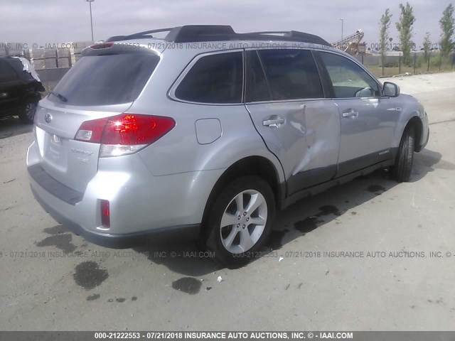 4S4BRBCCXD3200738 - 2013 SUBARU OUTBACK 2.5I PREMIUM SILVER photo 4