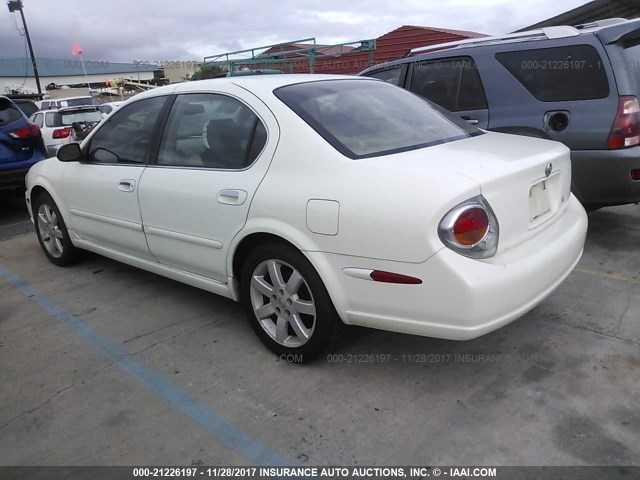 JN1DA31A23T411381 - 2003 NISSAN MAXIMA GLE/SE WHITE photo 3