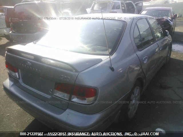 JNKCP11A62T501898 - 2002 INFINITI G20 SILVER photo 4