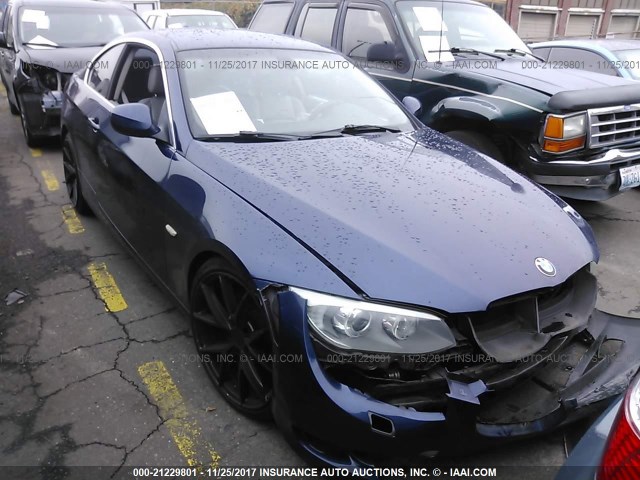 WBAKE5C5XBE432161 - 2011 BMW 328 I SULEV BLUE photo 1