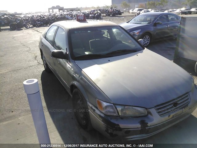 JT2BG22K0X0364985 - 1999 TOYOTA CAMRY LE/XLE BEIGE photo 1