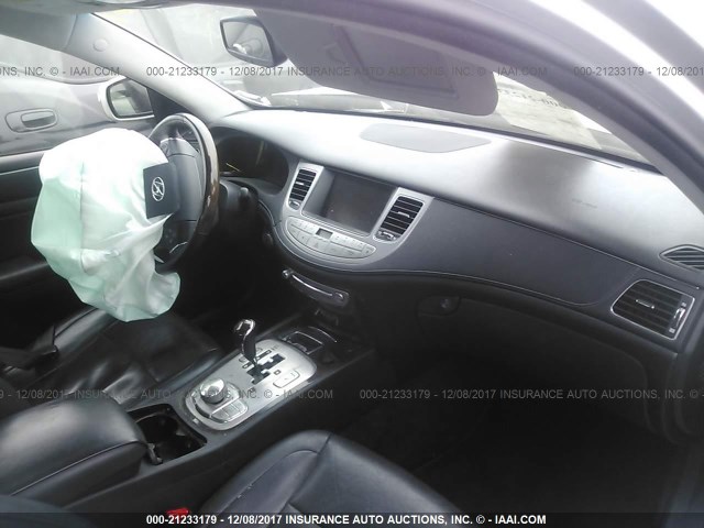 KMHGC4DF6AU100931 - 2010 HYUNDAI GENESIS 4.6L SILVER photo 5