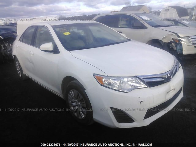 4T1BF1FK5EU844746 - 2014 TOYOTA CAMRY L/SE/LE/XLE WHITE photo 1