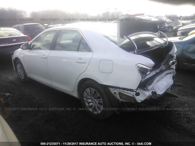 4T1BF1FK5EU844746 - 2014 TOYOTA CAMRY L/SE/LE/XLE 白色 照片 3