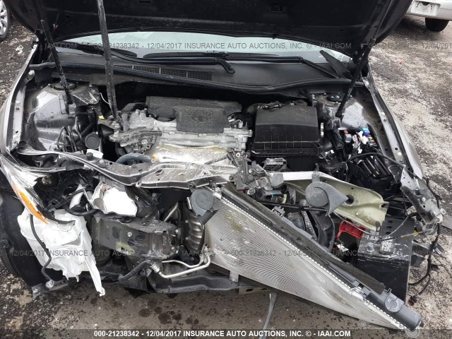 4T1BF1FK7HU715315 - 2017 TOYOTA CAMRY LE/XLE/SE/XSE GRAY photo 10
