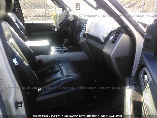 1FMFU20518LA10631 - 2008 FORD EXPEDITION LIMITED WHITE photo 5