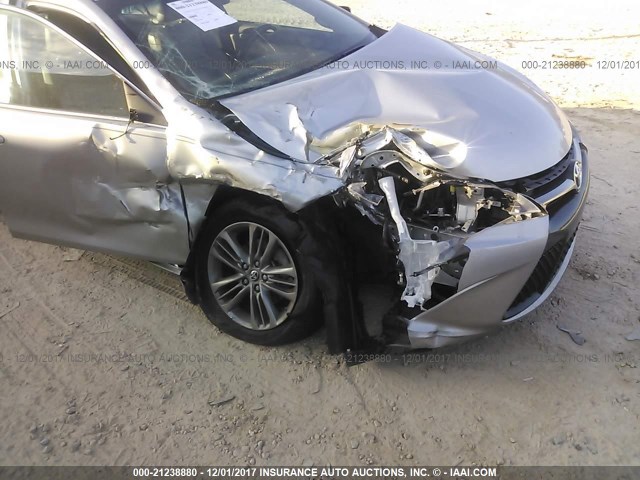 4T1BF1FK5GU570094 - 2016 TOYOTA CAMRY LE/XLE/SE/XSE ვერცხლისფერი ფოტო 6