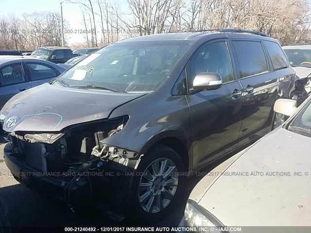 5TDDK3DC4FS097503 - 2015 TOYOTA SIENNA XLE/LIMITED GRAY photo 2