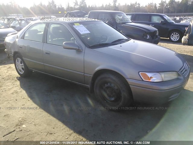 4T1BF22K7WU073798 - 1998 TOYOTA CAMRY CE/LE/XLE TAN photo 1