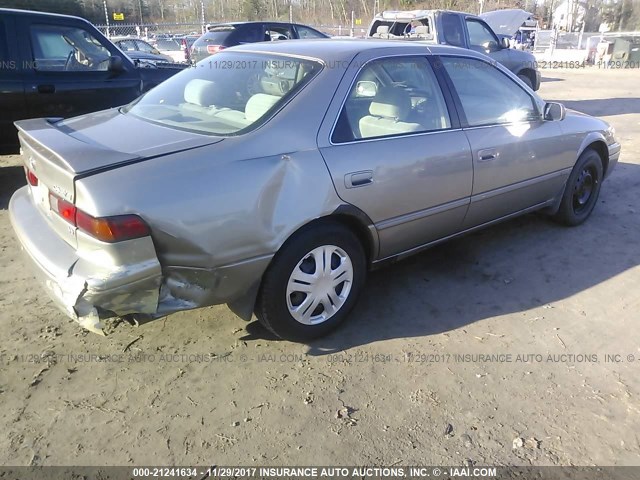 4T1BF22K7WU073798 - 1998 TOYOTA CAMRY CE/LE/XLE TAN photo 4