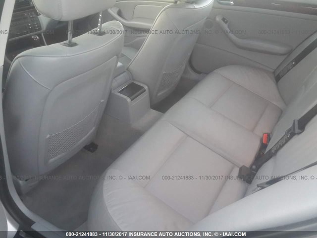 WBAEW53494PN35953 - 2004 BMW 330 XI SILVER photo 8