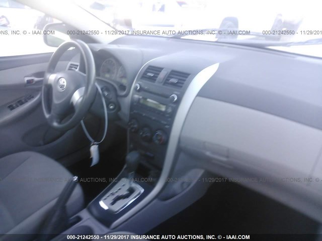 1NXBU4EE7AZ359182 - 2010 TOYOTA COROLLA S/LE/XLE SILVER photo 5