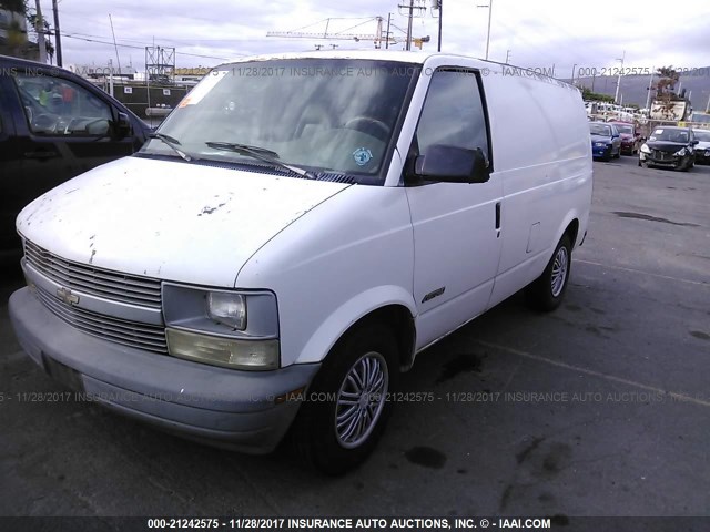 1GCDM19W1VB112675 - 1997 CHEVROLET ASTRO WHITE photo 2