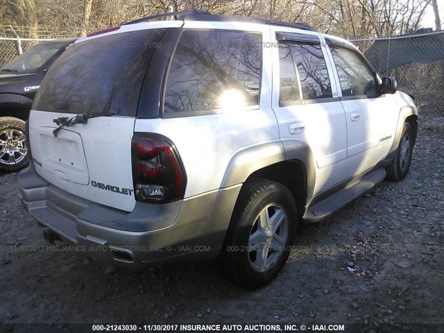 1GNDT13S522485309 - 2002 CHEVROLET TRAILBLAZER  WHITE photo 4