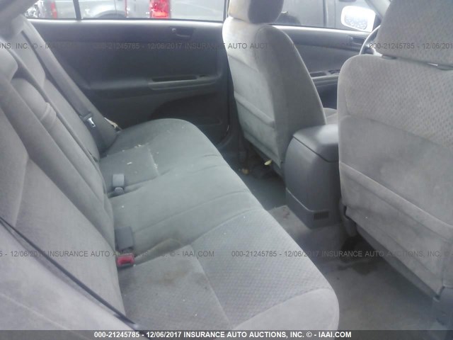 4T1BE32K62U111430 - 2002 TOYOTA CAMRY LE/XLE/SE თეთრი ფოტო 8