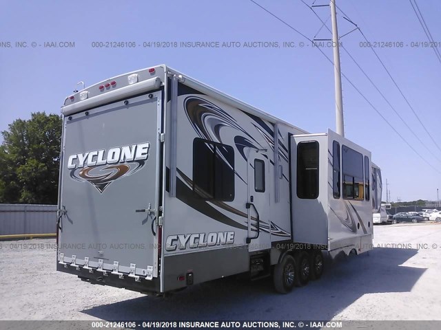 5SFCG4332DE252604 - 2013 HEARTLAND CYCLONE  灰色 照片 4