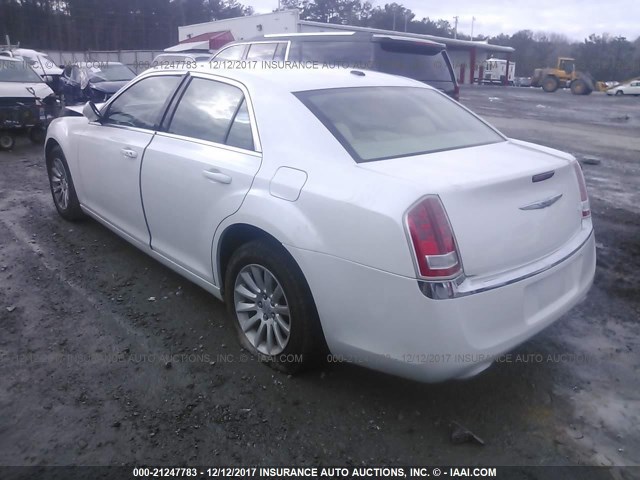 2C3CA4CG5BH528663 - 2011 CHRYSLER 300 WHITE photo 3