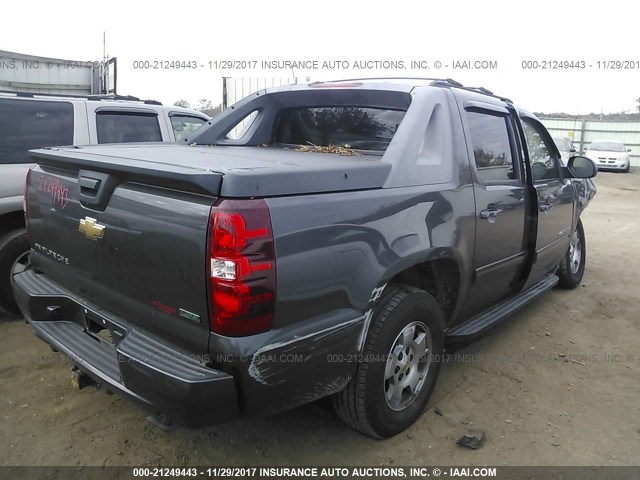 3GNMCEE03BG184435 - 2011 CHEVROLET AVALANCHE LS BLACK photo 4