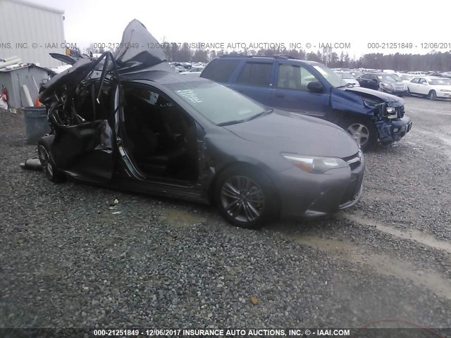 4T1BF1FK1GU149702 - 2016 TOYOTA CAMRY LE/XLE/SE/XSE 灰色 照片 1