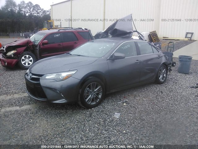 4T1BF1FK1GU149702 - 2016 TOYOTA CAMRY LE/XLE/SE/XSE 灰色 照片 2