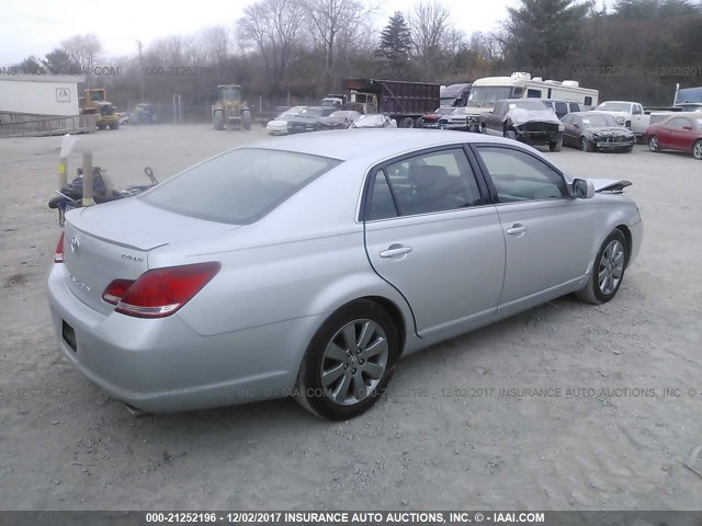 4T1BK36BX7U210827 - 2007 TOYOTA AVALON XL/XLS/TOURING/LIMITED SILVER photo 4