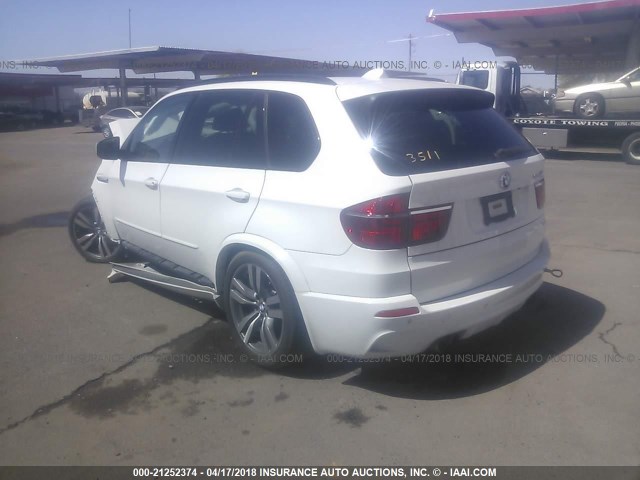 5YMGY0C58DLL15669 - 2013 BMW X5 M WHITE photo 3