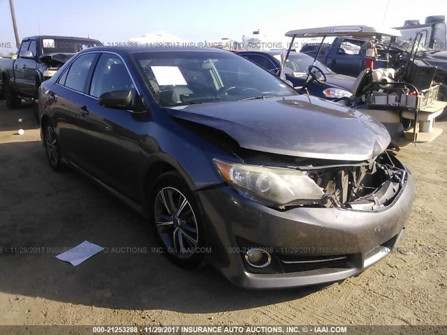 4T1BK1FK9EU024312 - 2014 TOYOTA CAMRY SE/XLE GRAY photo 1