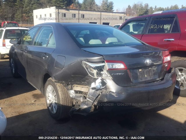 4T1BF1FK1CU040022 - 2012 TOYOTA CAMRY SE/LE/XLE ნაცრისფერი ფოტო 3